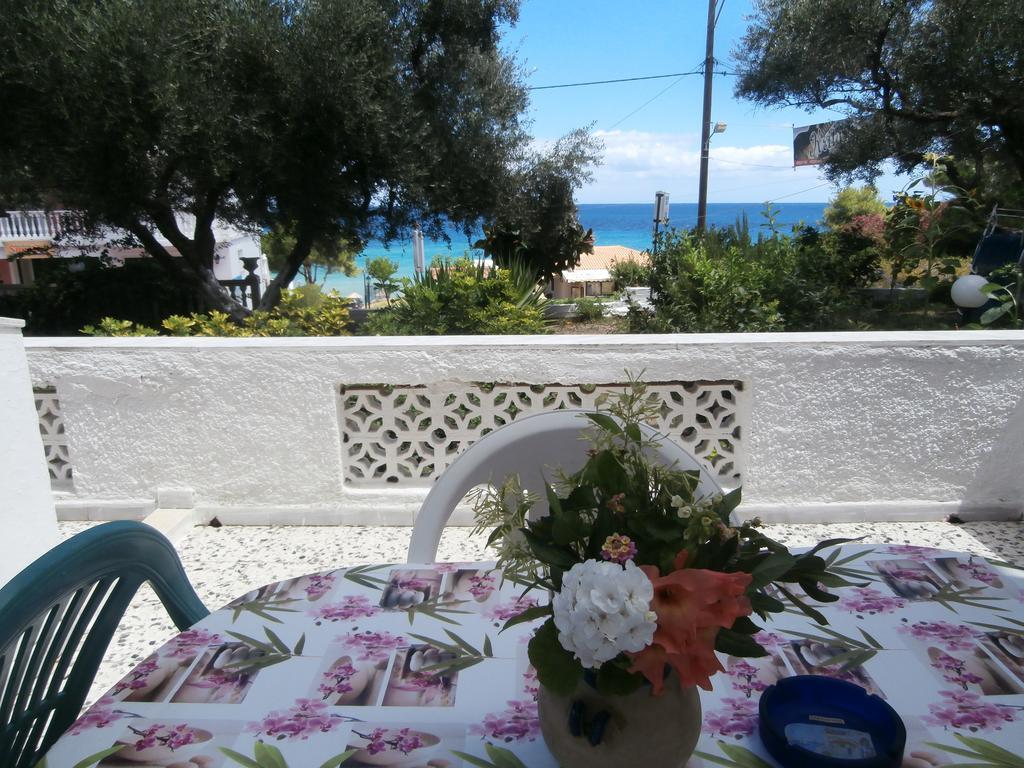 Billy'S Amoudi Apartments ภายนอก รูปภาพ