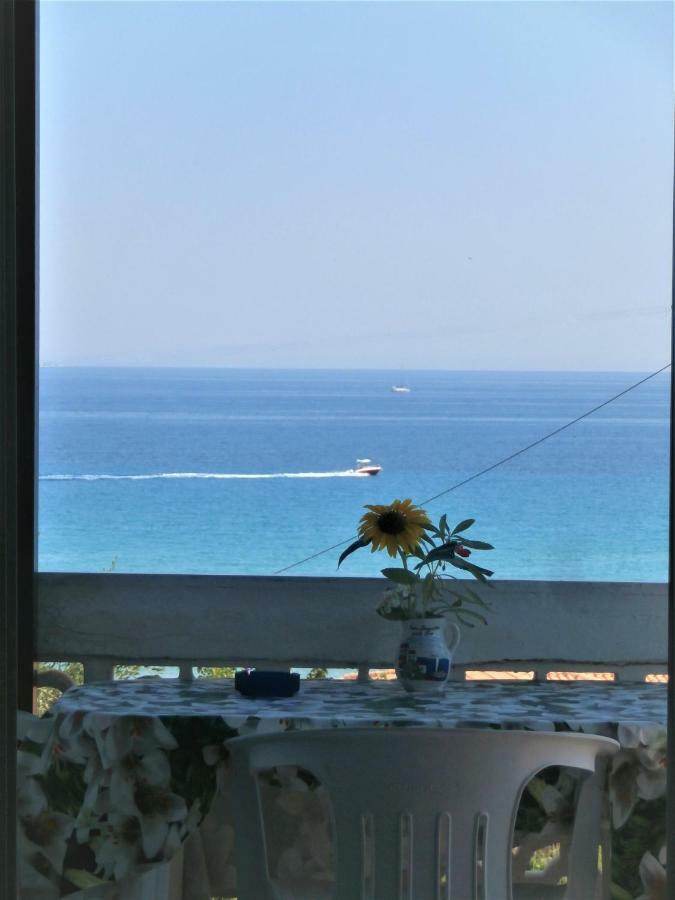 Billy'S Amoudi Apartments ภายนอก รูปภาพ